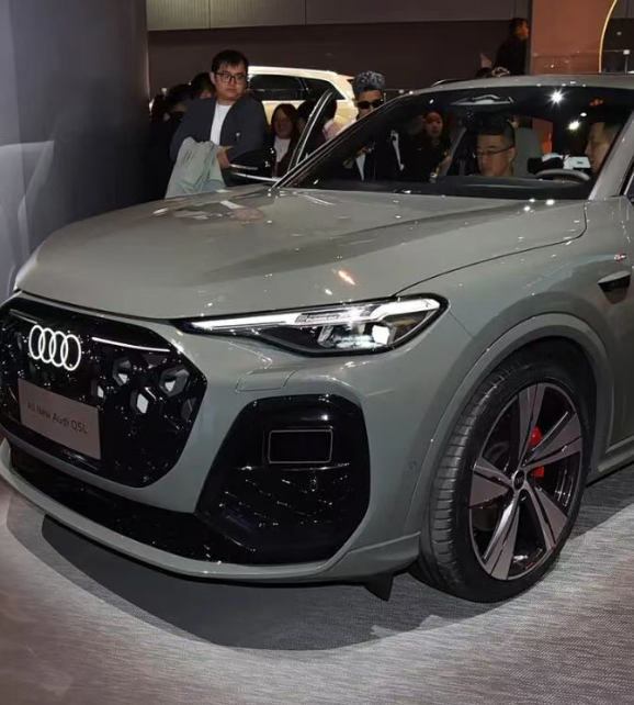 轴距近3米，曲面双联屏，滑块式换挡机构，B&O音响，网友：就等新车！